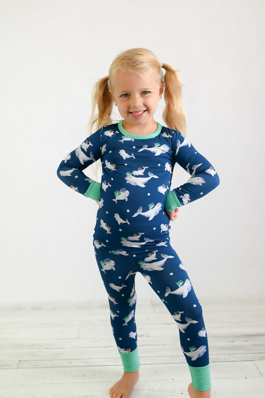 A-coral-ble Belugas 2-Piece Set